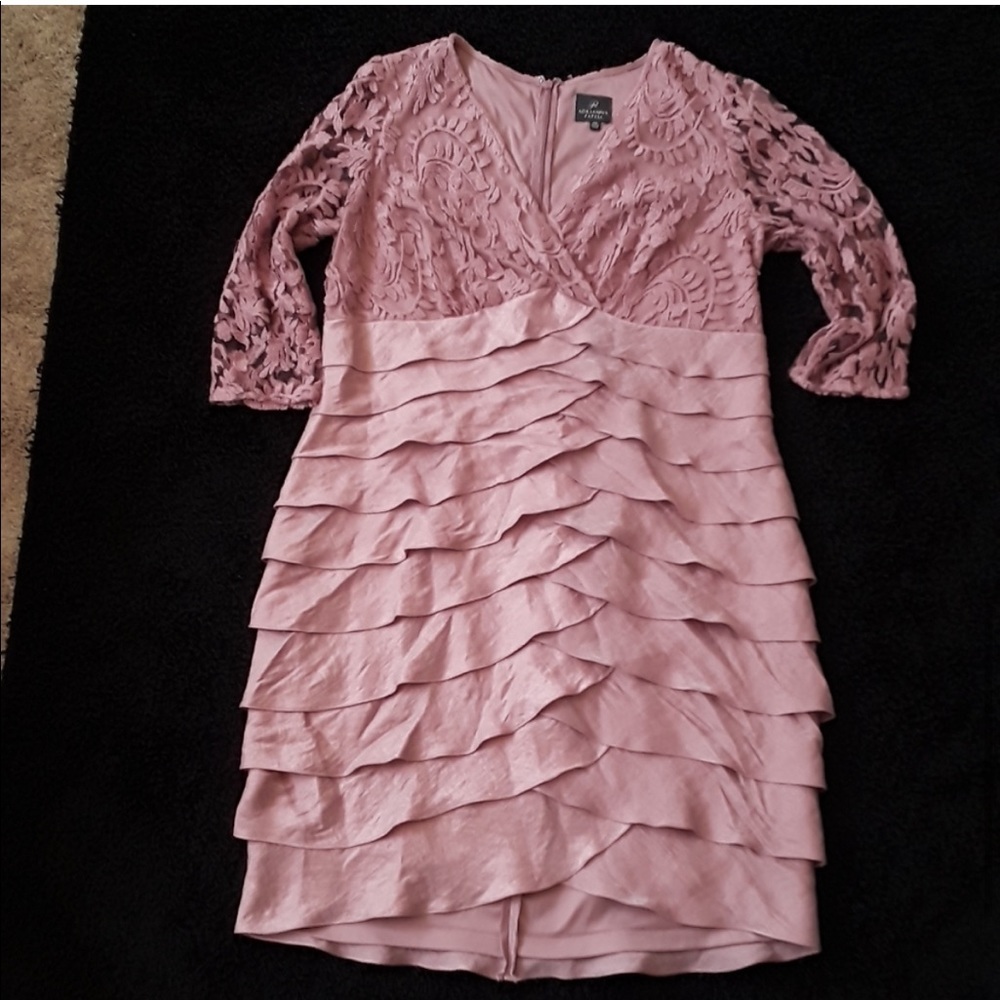 🔥🔥 ruffled Adrianna Papell cocktail dress